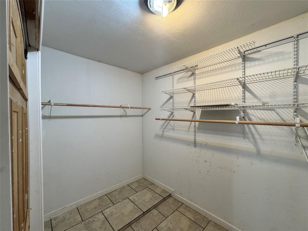 6904 Clover Leaf Drive Property Photo 14