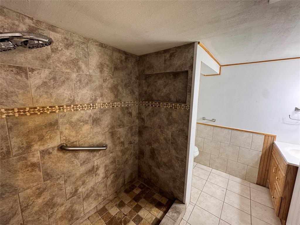6904 Clover Leaf Drive Property Photo 15