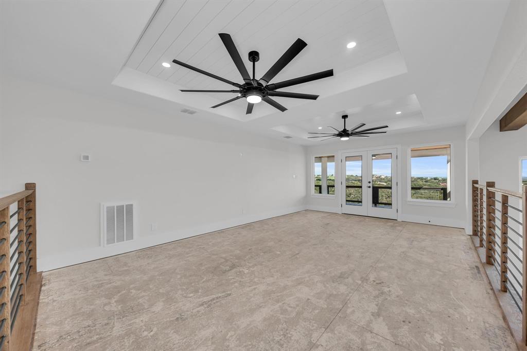 101 Silver Way Property Photo 13