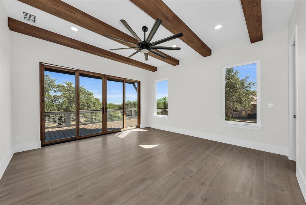 101 Silver Way Property Photo 16