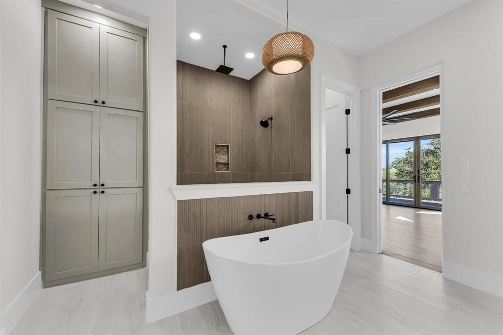 101 Silver Way Property Photo 19