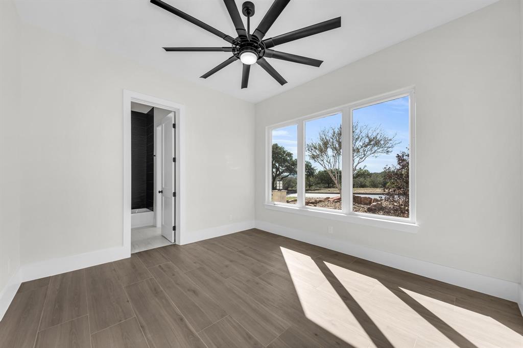 101 Silver Way Property Photo 21