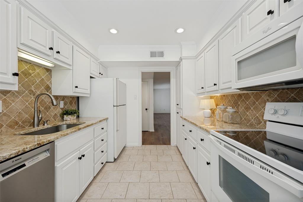 8619 Edgemere Road C Property Photo 19