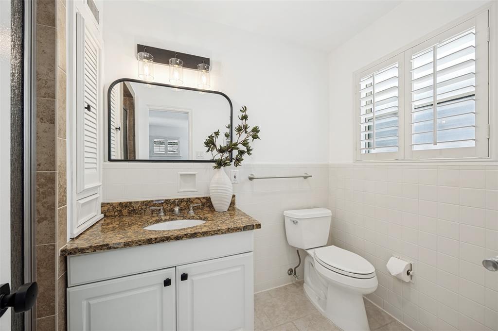 8619 Edgemere Road C Property Photo 26