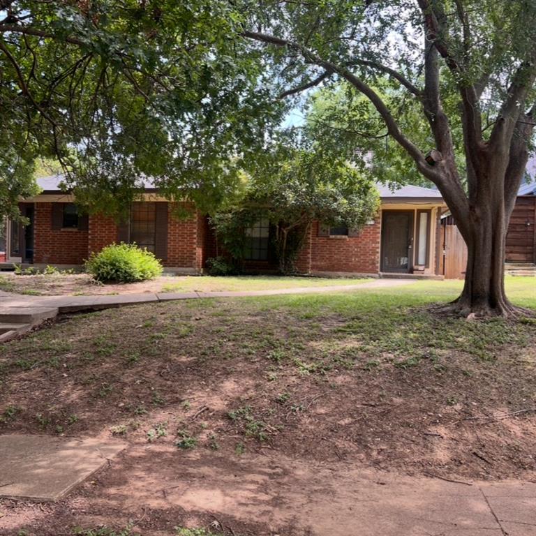 2123 Mistletoe Avenue B Property Photo 1