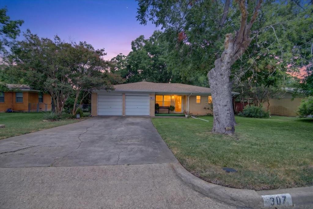 307 Estates Drive Property Photo 3