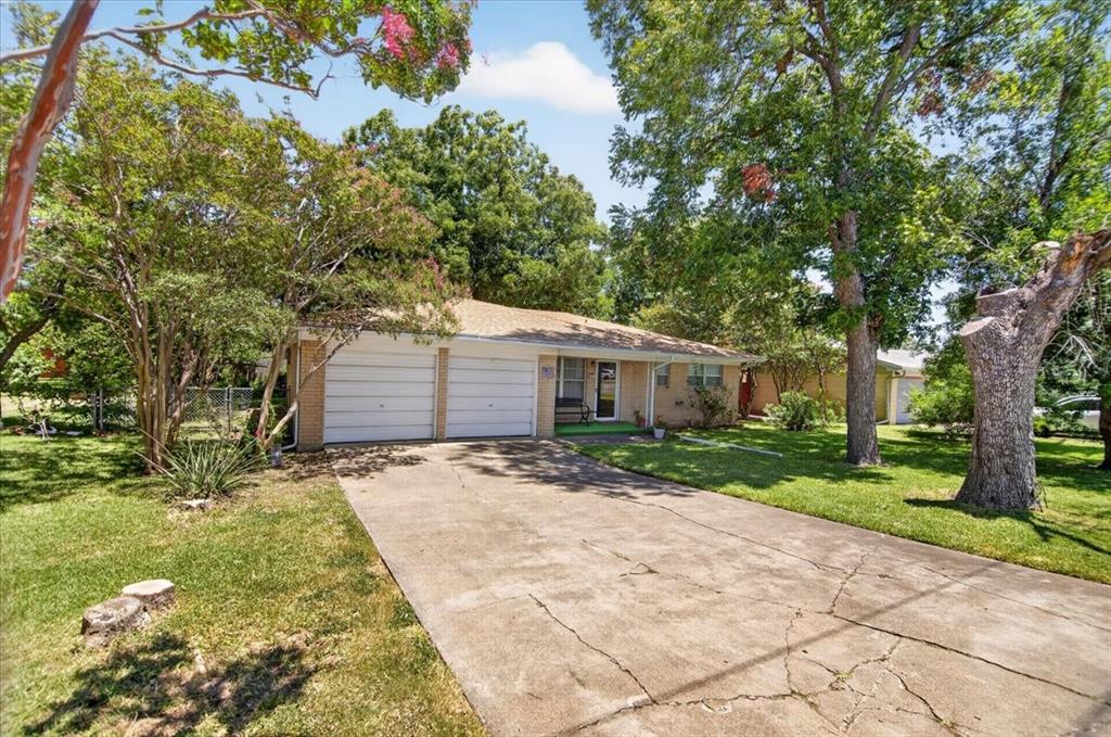 307 Estates Drive Property Photo 4
