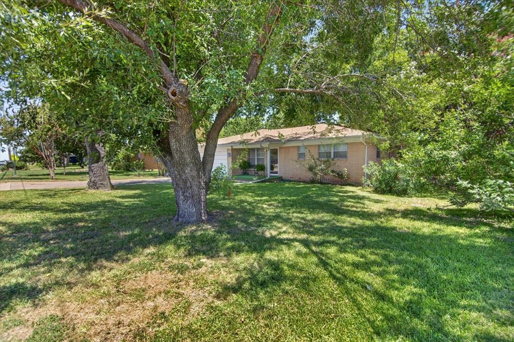 307 Estates Drive Property Photo 5
