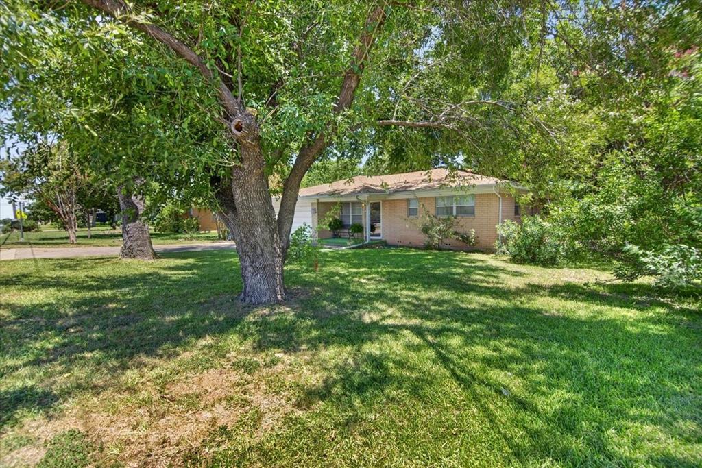 307 Estates Drive Property Photo 6