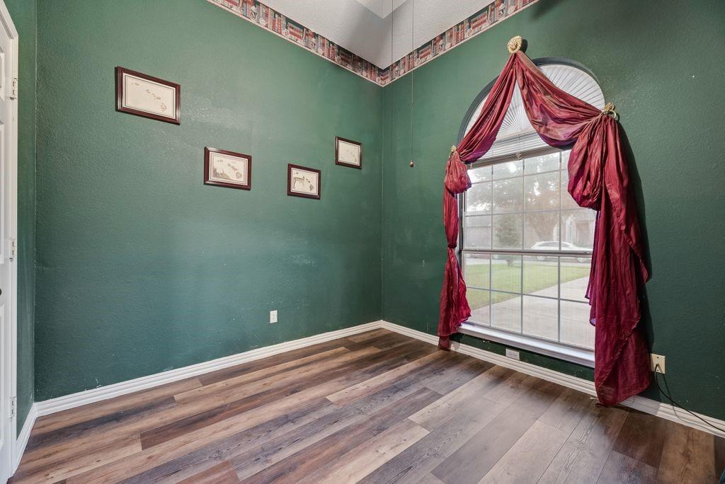 2212 Nottingham Street Property Photo 29