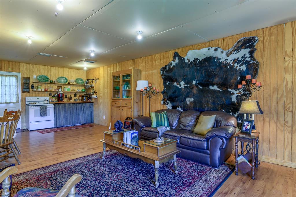 1272 Binion Road Property Photo 9