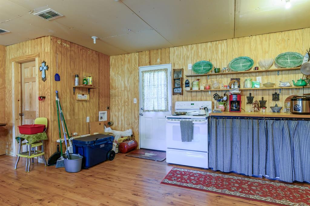 1272 Binion Road Property Photo 11
