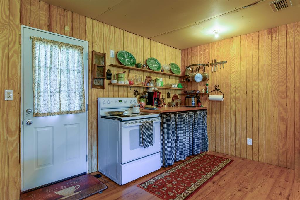 1272 Binion Road Property Photo 13