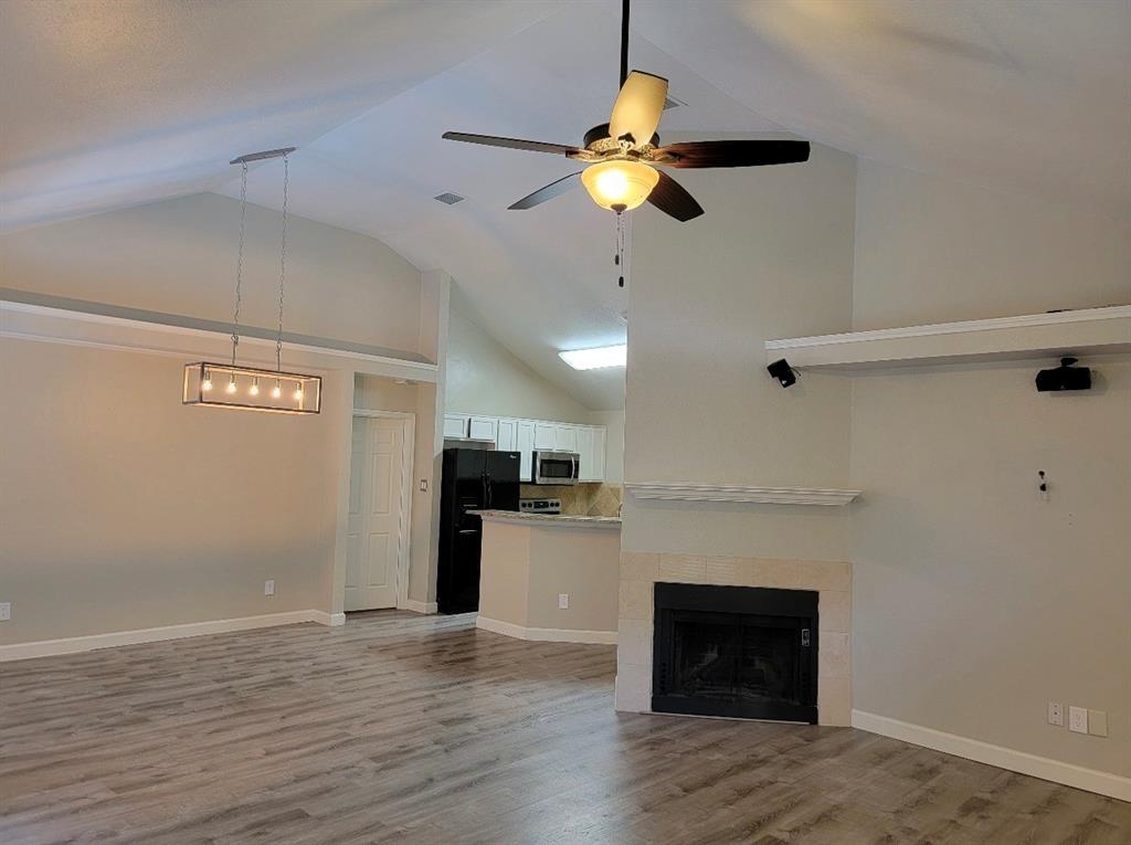 1600 Mountain Side Drive Property Photo 10
