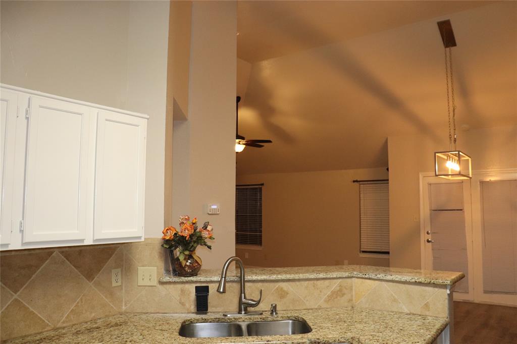 1600 Mountain Side Drive Property Photo 11
