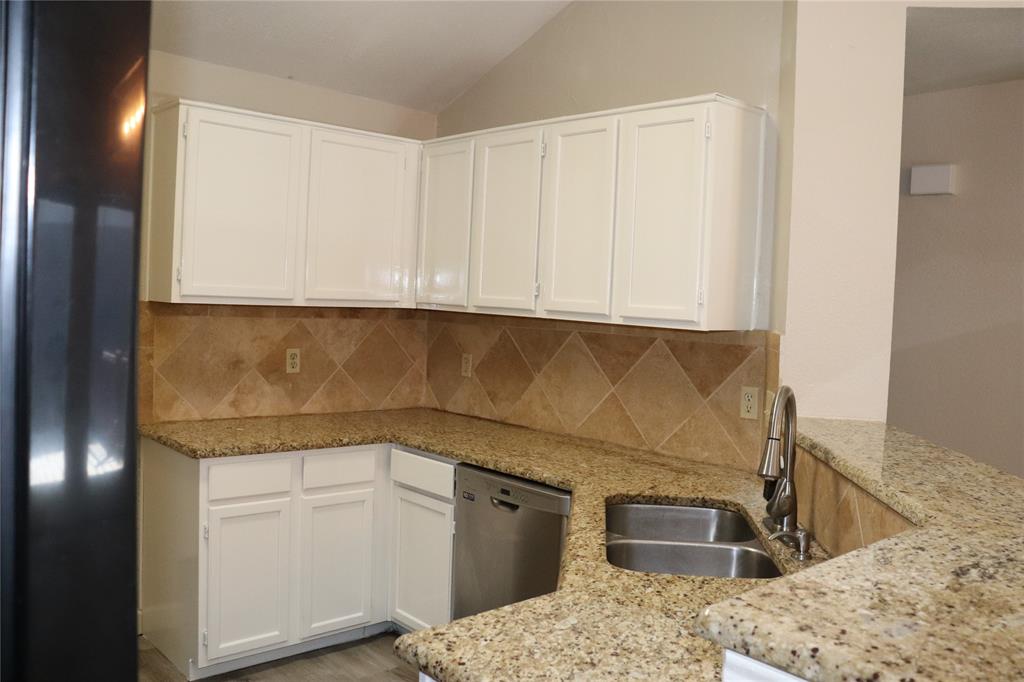 1600 Mountain Side Drive Property Photo 12