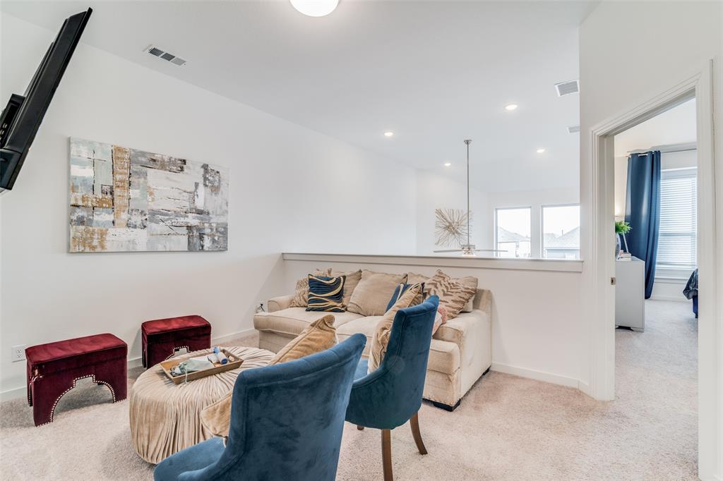 1118 Queensdown Way Property Photo 13