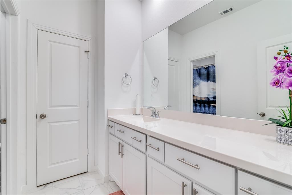 1118 Queensdown Way Property Photo 21