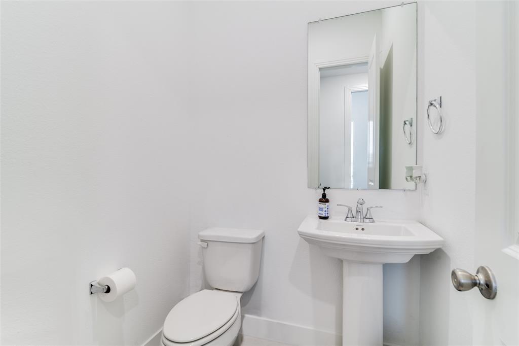 1118 Queensdown Way Property Photo 25