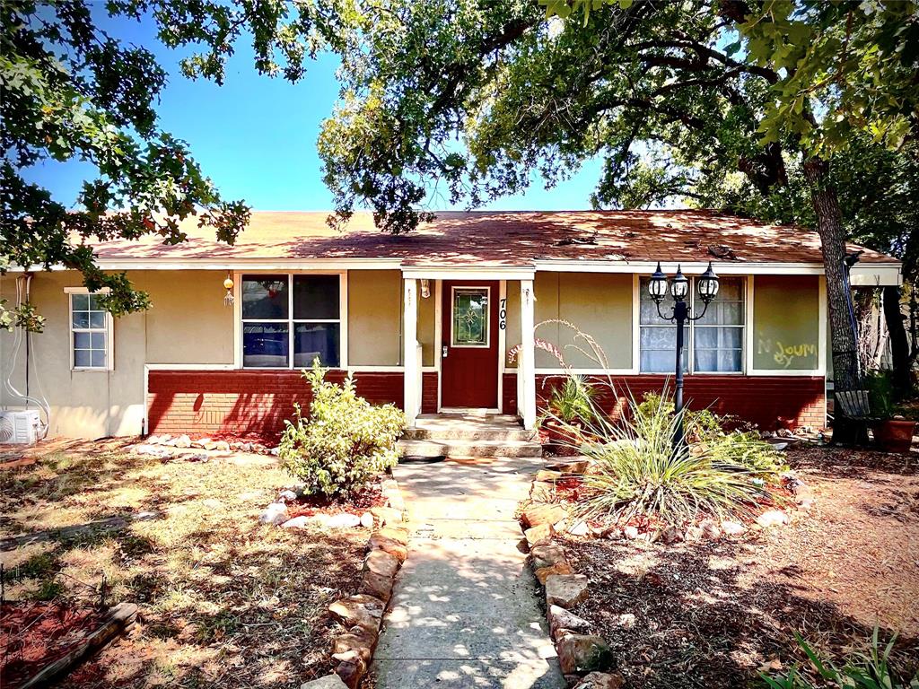 706 Early Blvd Property Photo 1