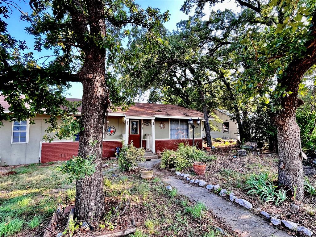 706 Early Blvd Property Photo 2