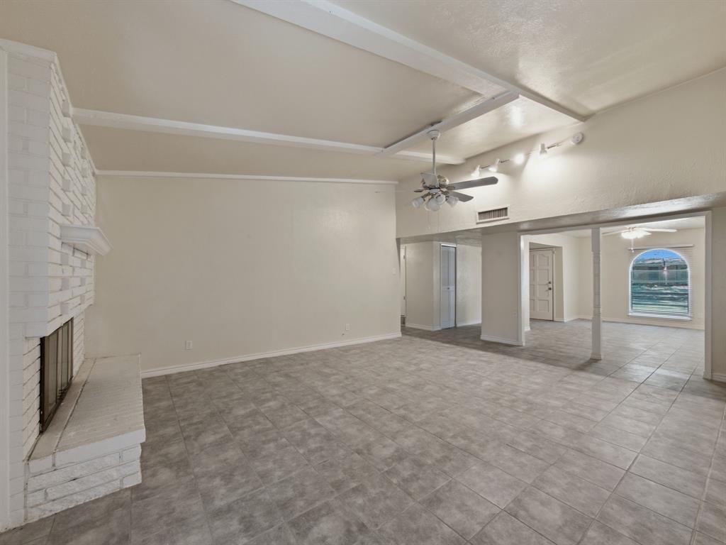 1000 Windy Meadow Drive Property Photo 4