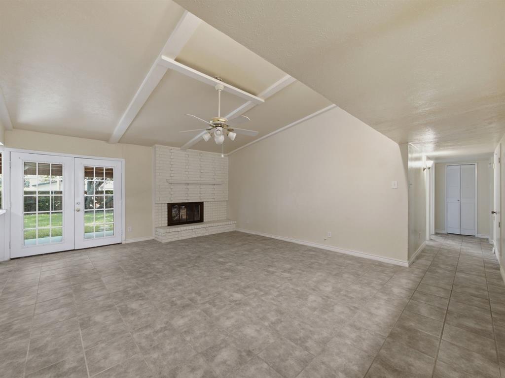 1000 Windy Meadow Drive Property Photo 5