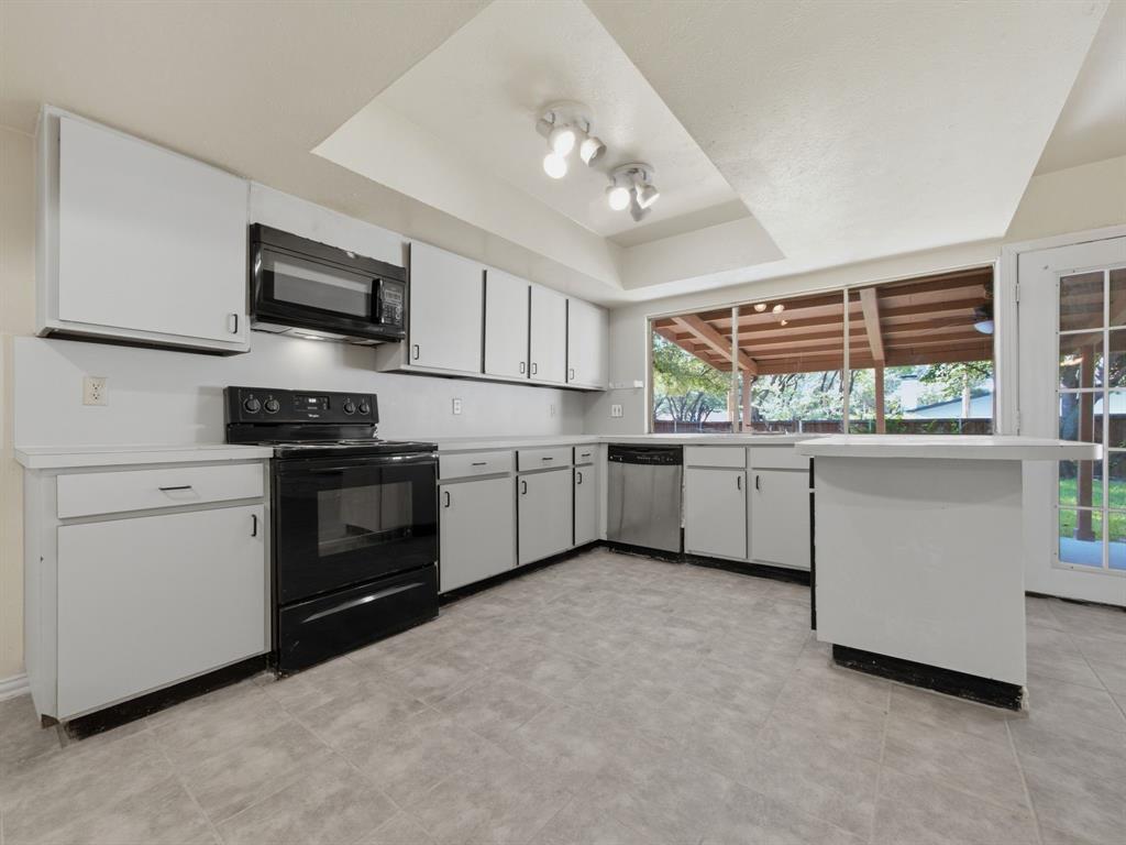 1000 Windy Meadow Drive Property Photo 7