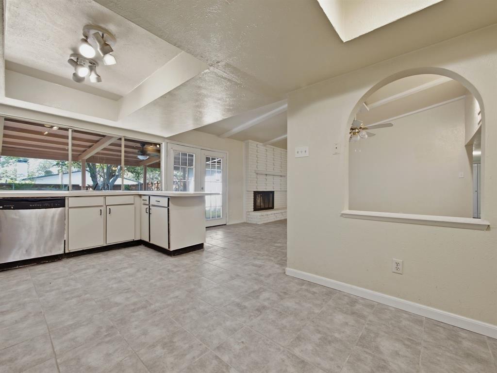1000 Windy Meadow Drive Property Photo 8