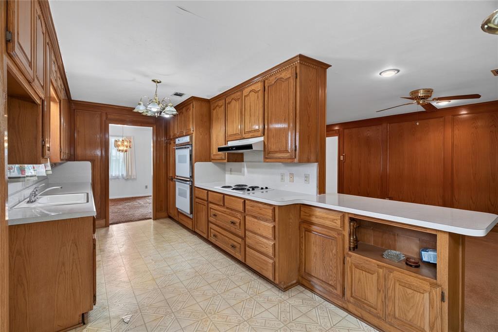 1605 Weathered Street Property Photo 11