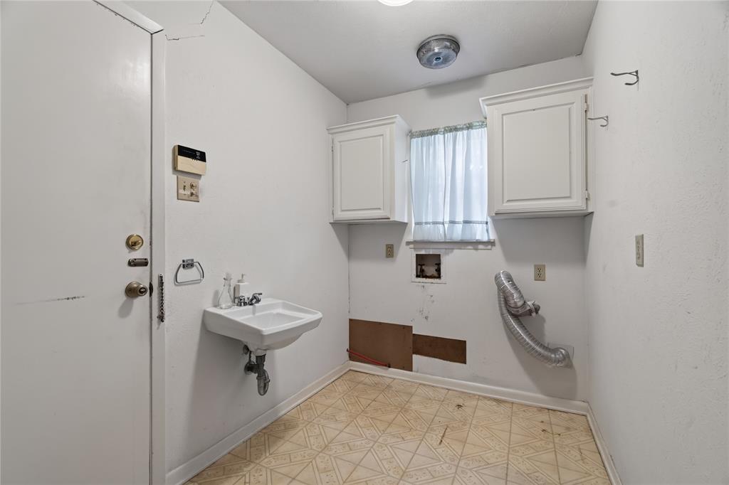 1605 Weathered Street Property Photo 17
