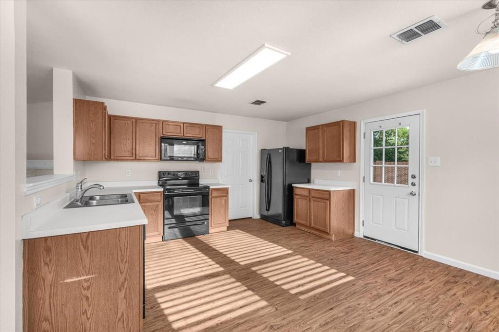 4553 Lacebark Lane Property Photo 7