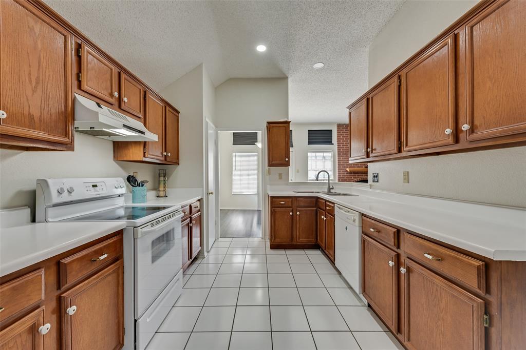 5209 Manhassett Drive Property Photo 10