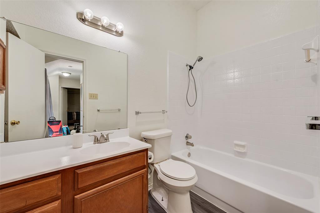 5209 Manhassett Drive Property Photo 18