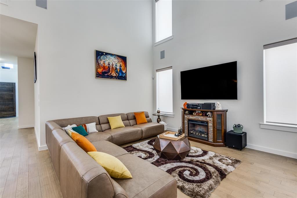 15626 Kestrel Mews Property Photo 6