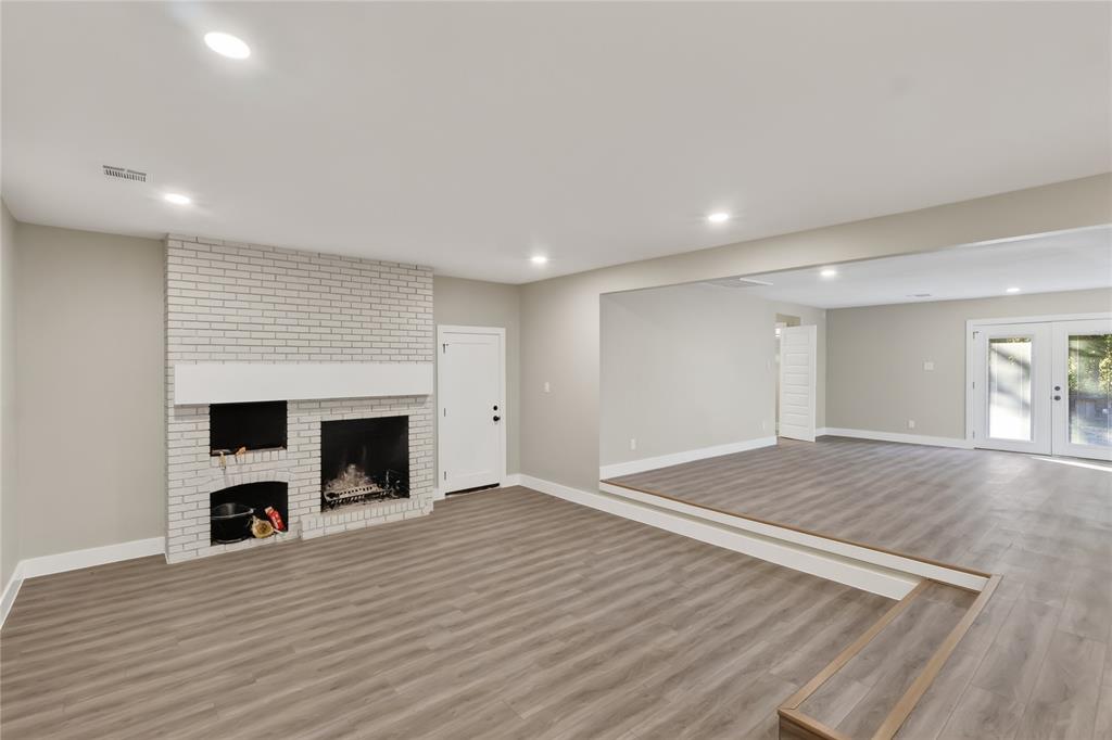 209 W 9th Street Property Photo 2