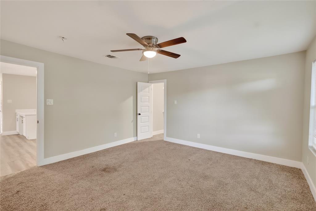 209 W 9th Street Property Photo 20