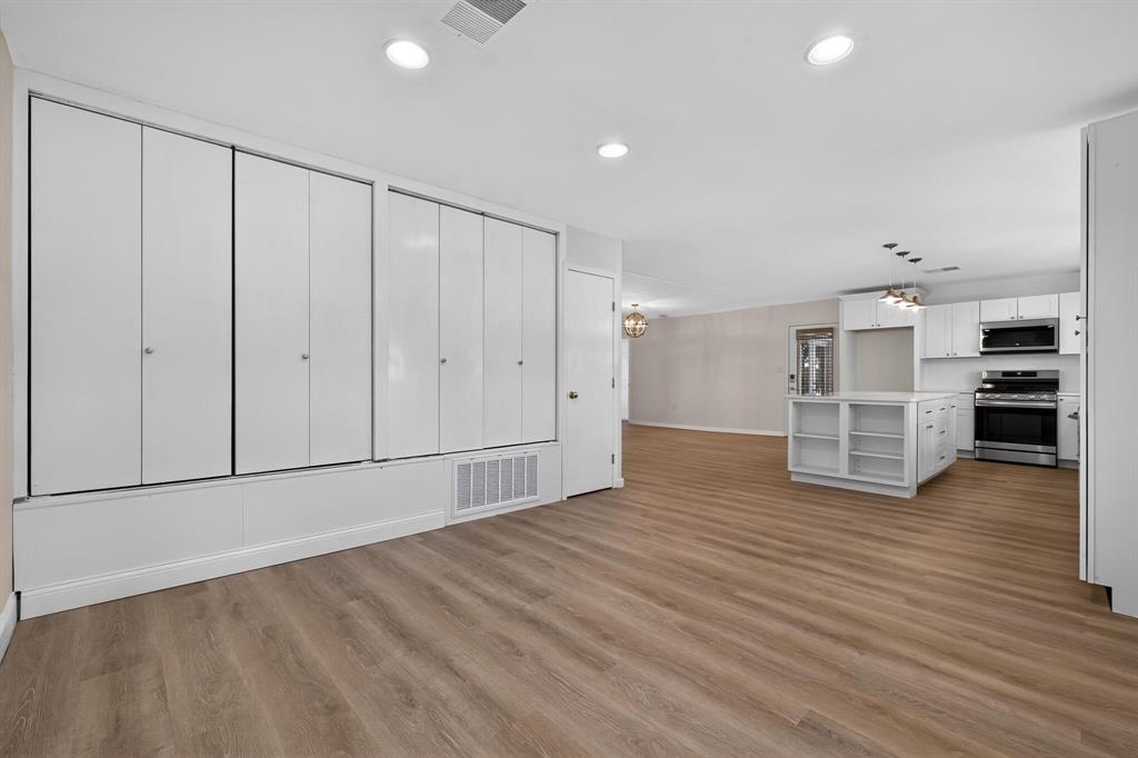 7228 Emerald Drive Property Photo 15