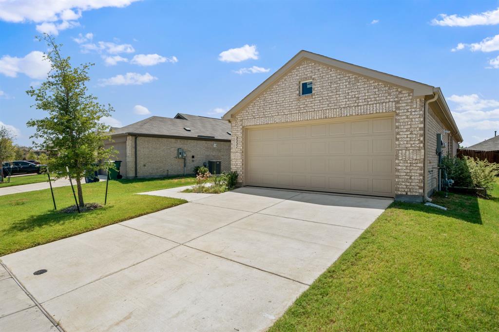 3332 Watterson Way Property Photo 9