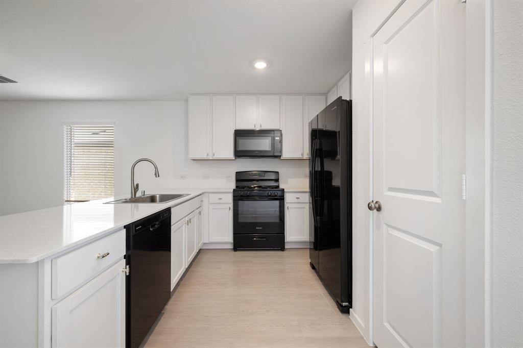 3332 Watterson Way Property Photo 14