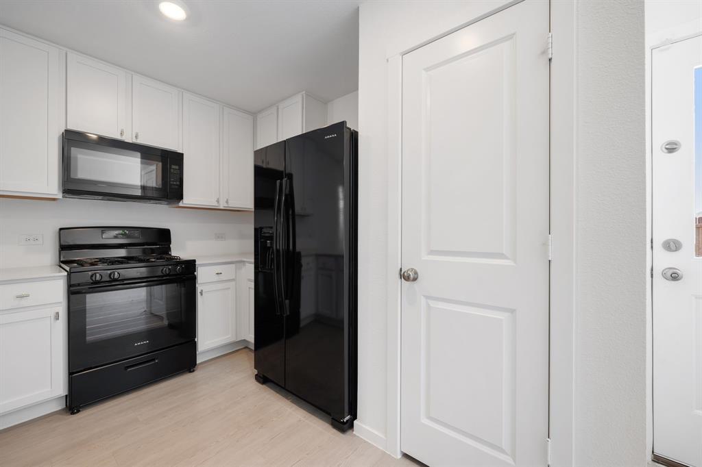 3332 Watterson Way Property Photo 15