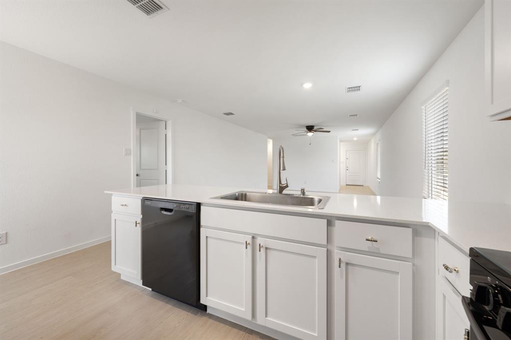 3332 Watterson Way Property Photo 17