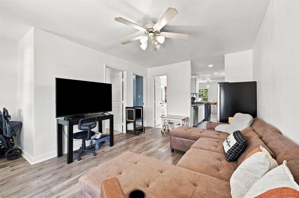 298 7th Street Property Photo 6