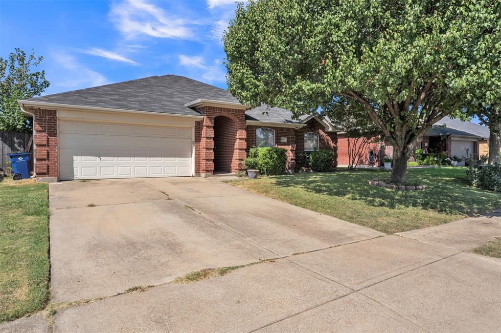1017 Aaron Drive Property Photo 2