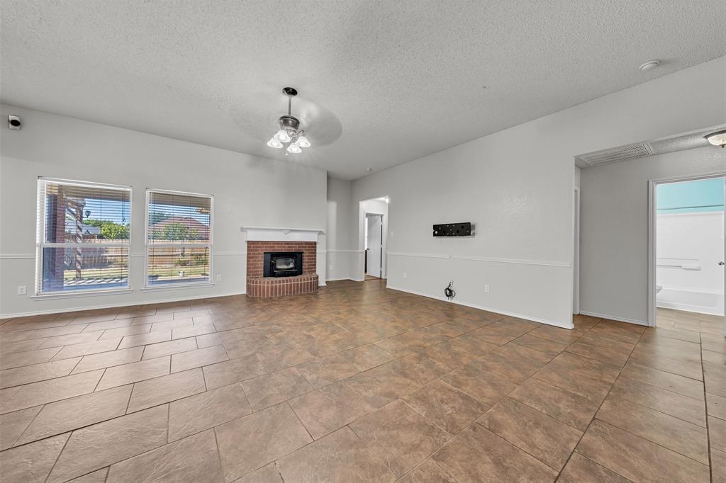 1017 Aaron Drive Property Photo 7