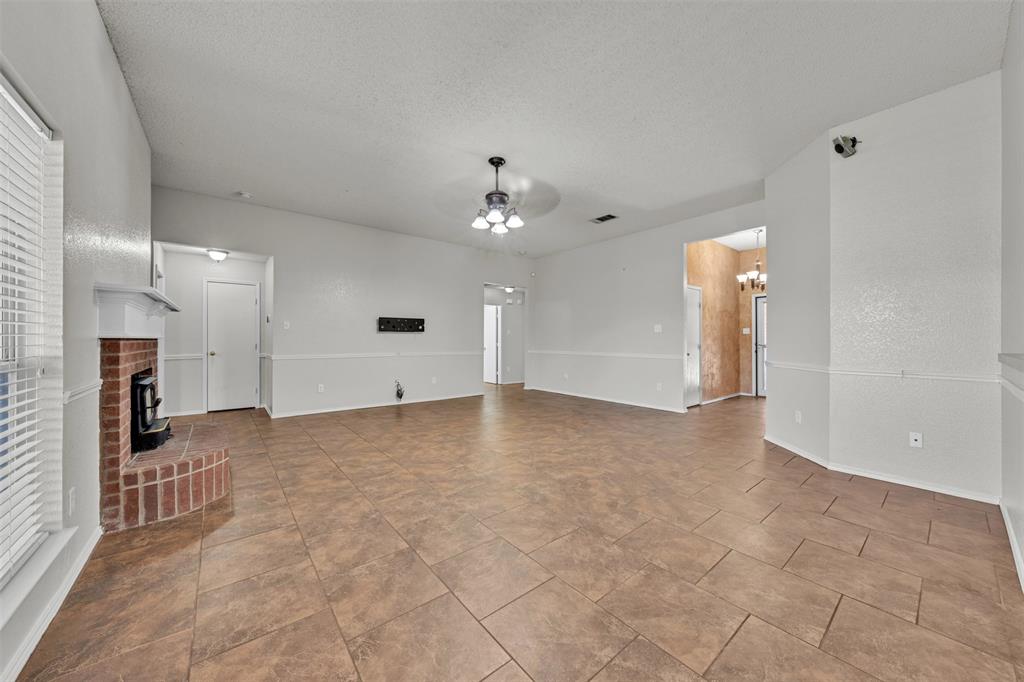 1017 Aaron Drive Property Photo 9