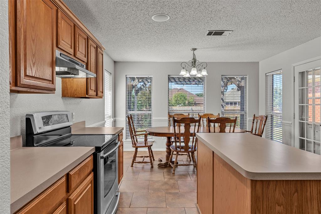 1017 Aaron Drive Property Photo 16