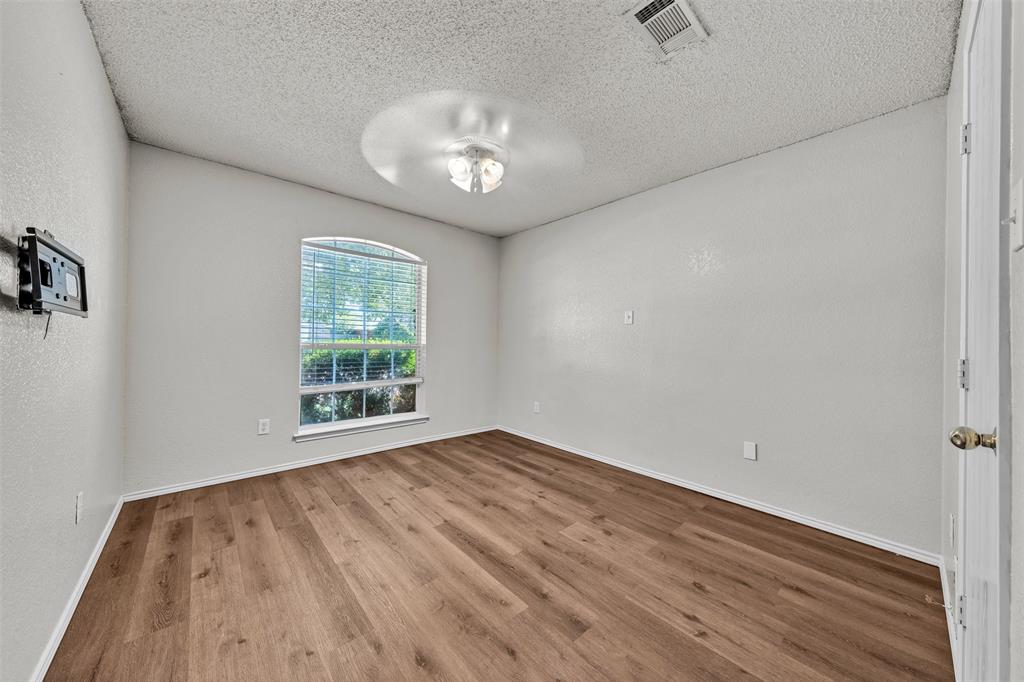 1017 Aaron Drive Property Photo 20