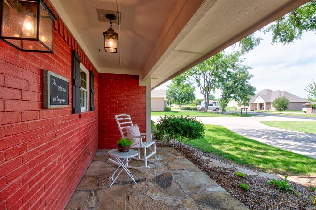 112 Sequoya Drive Property Photo 3