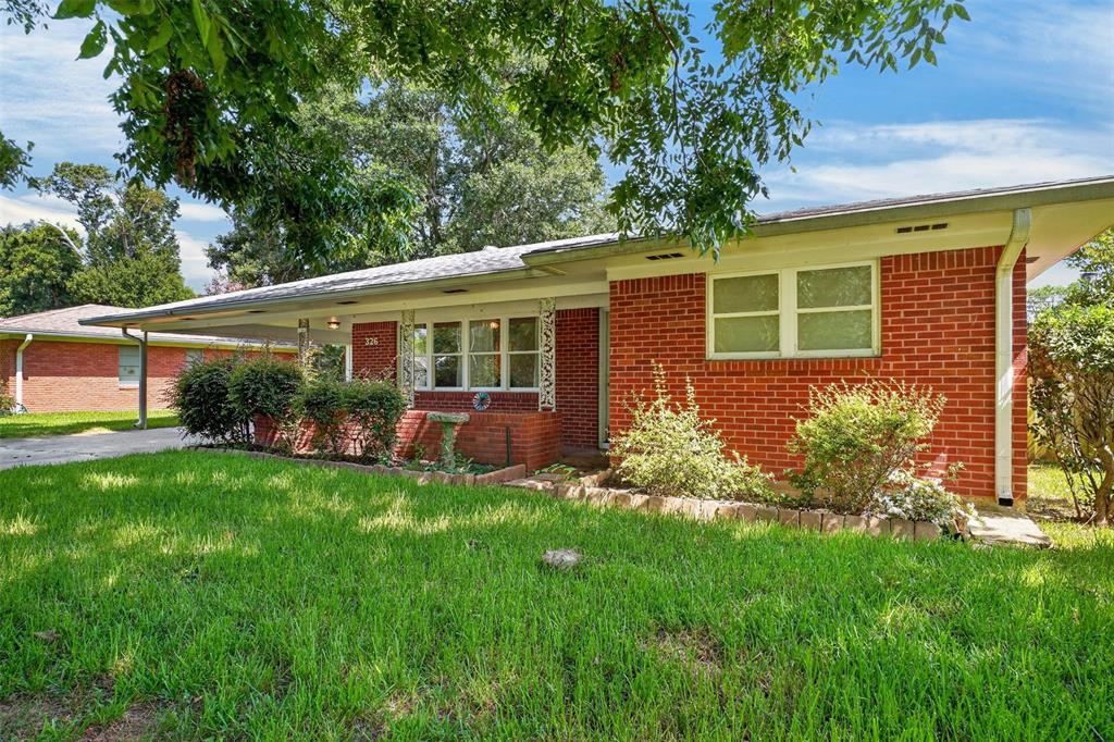 326 Meadowbrook Lane Property Photo 1